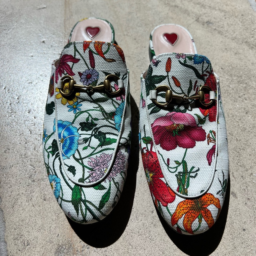 Gucci slides size 7.5
